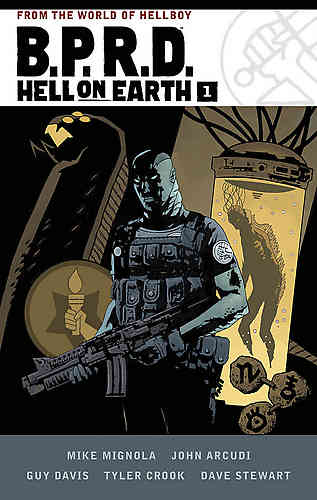 B.P.R.D. (BPRD) Hell On Earth Omnibus 01